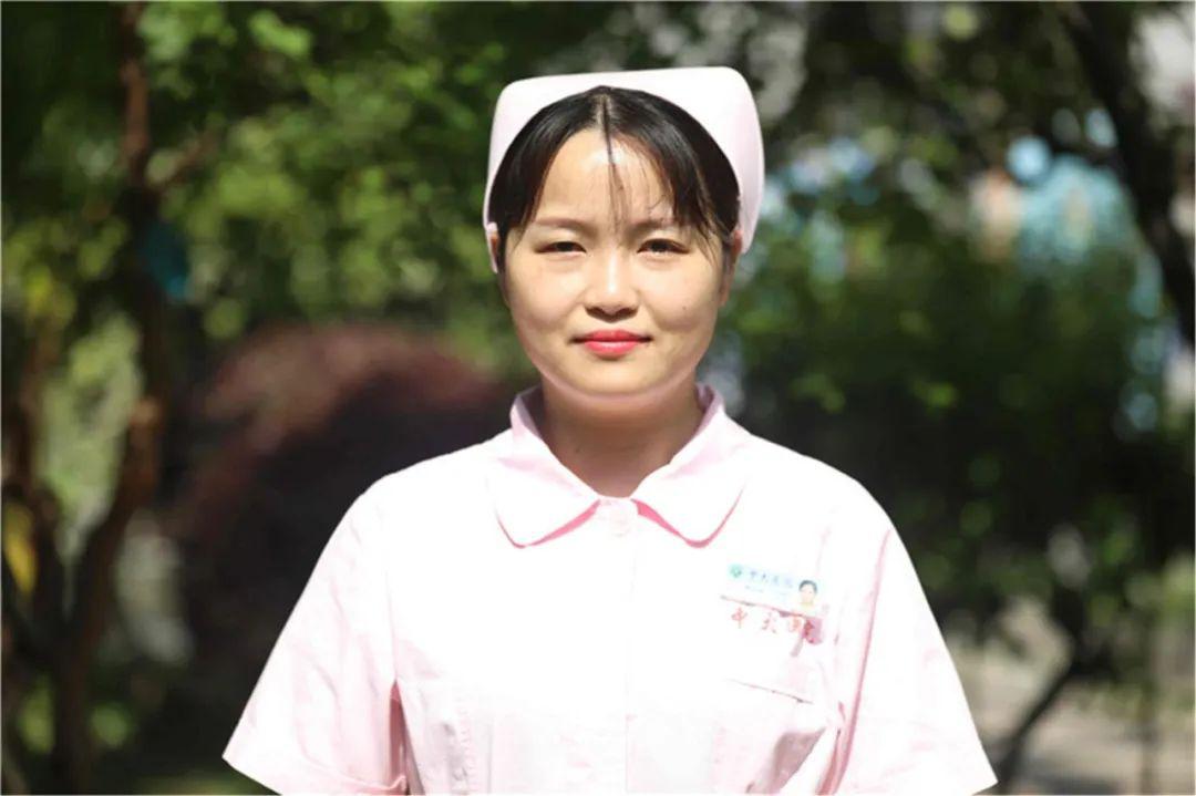 >   滑动查看更多图片 >>   滑动查看更多图片 >>优秀护士风采展沈 艳