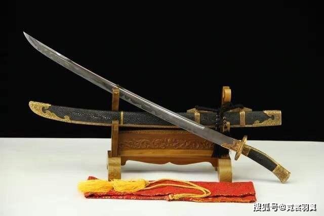 这把白虹刀的价值无可估量,毕竟这可是一把能够媲美尚方宝剑的存在啊!