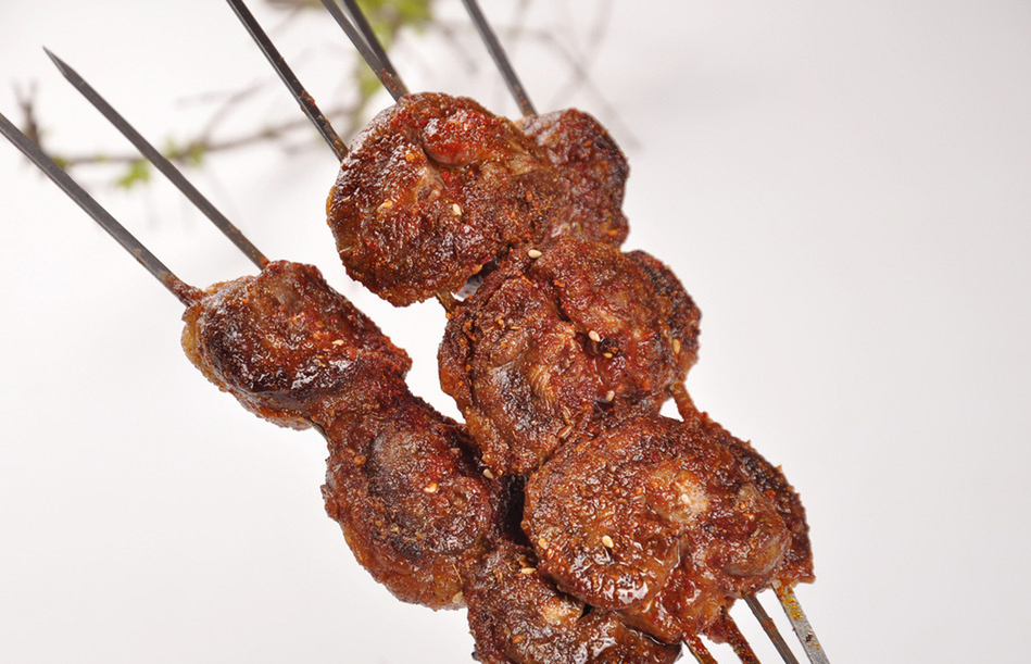 3,生蚝,扇贝类这类新鲜肥美的硬壳类海产就不必多说了,生蚝跟羊腰子一