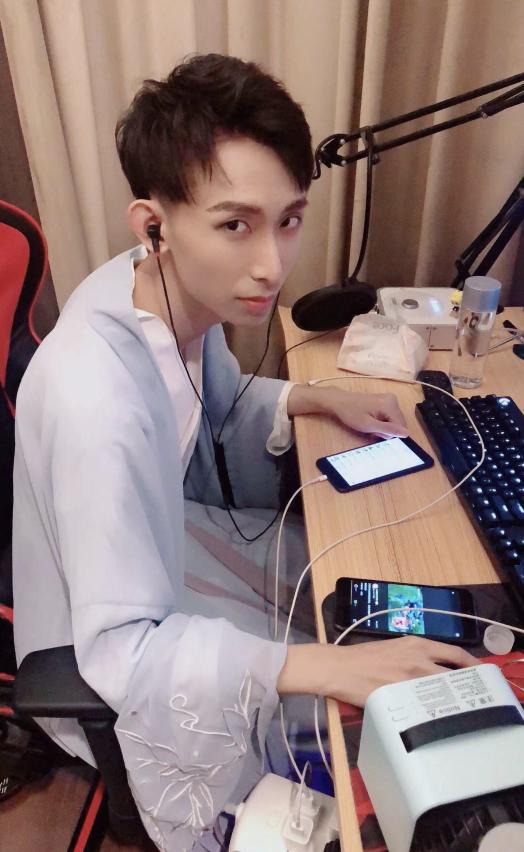 恋爱4年梦泪对梦嫂的称呼变了梦泪有钱之后真的变心了吗