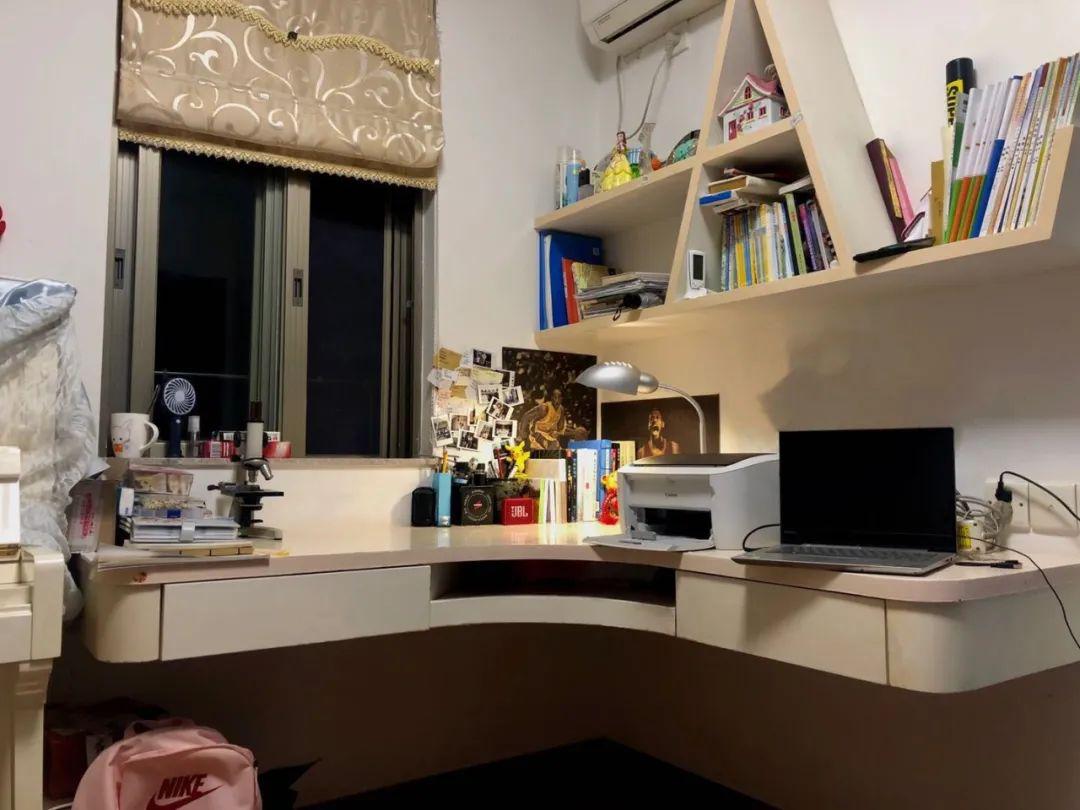 书香氤氲诗意远方邀你共赏最美书桌