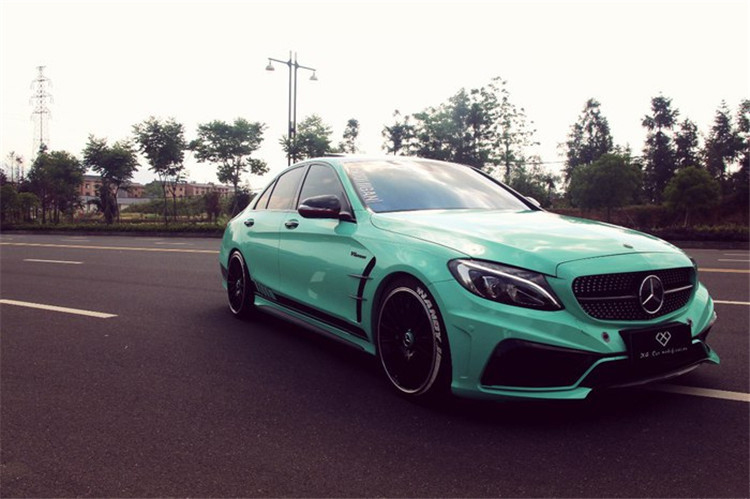 选择奔驰c级的车友们,无一不是被其高颜值的外观所吸引着,还有一部分