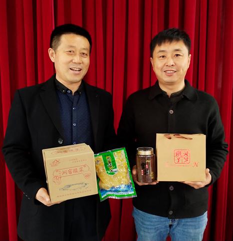 侯永林村 书 记:侯永林第一书记:杨清林通化市二道江区五道江镇五道江