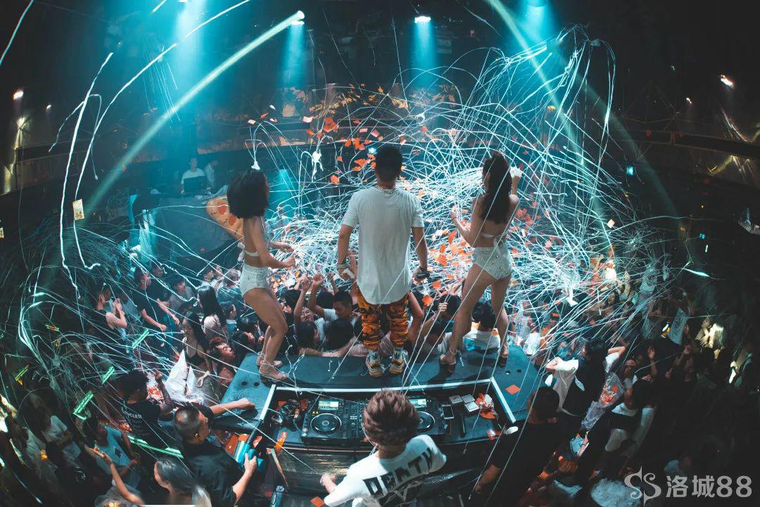 营业额近千万的酒吧说拆就拆接下来它将