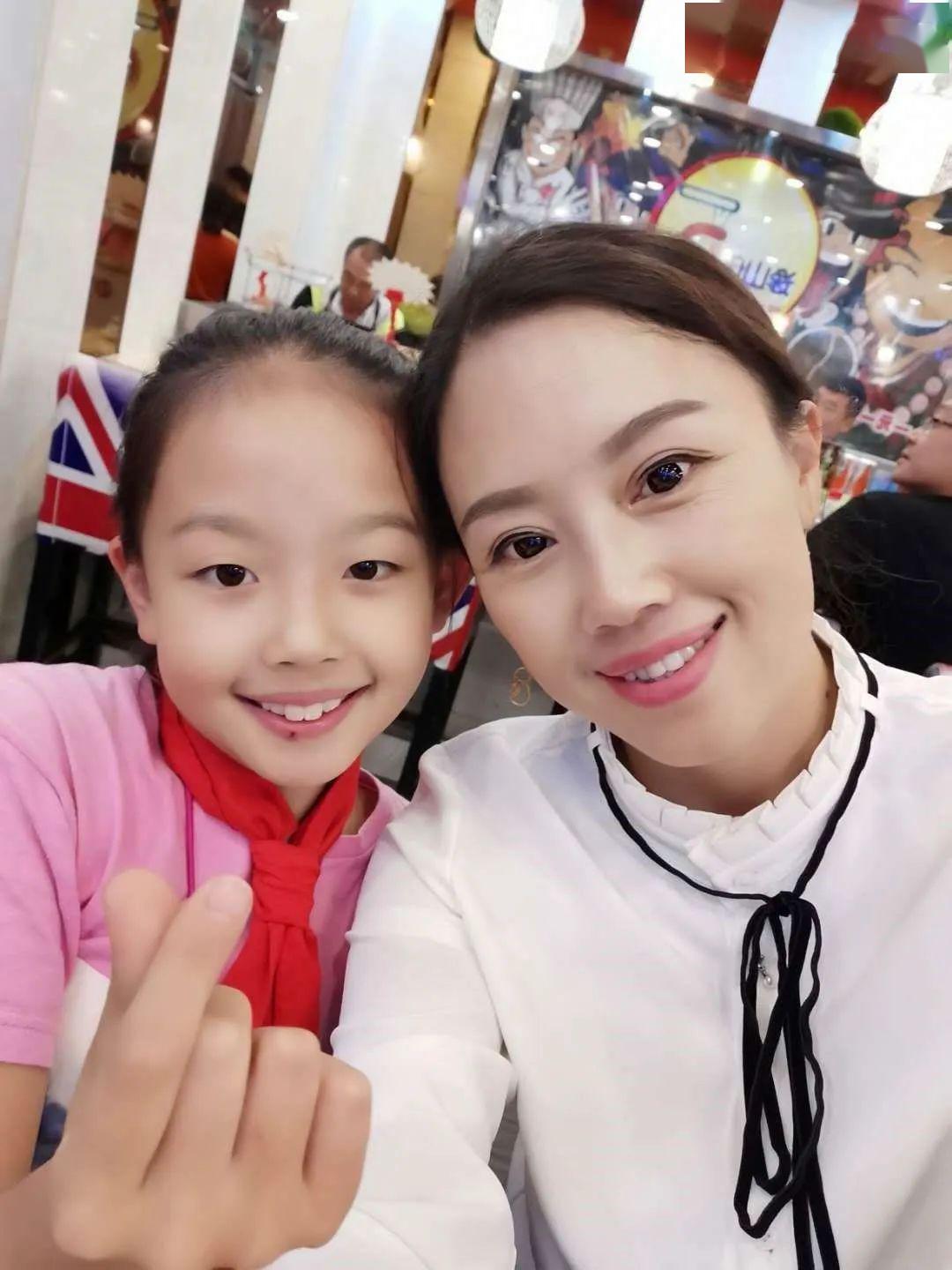 妈,很久没跟你合影了