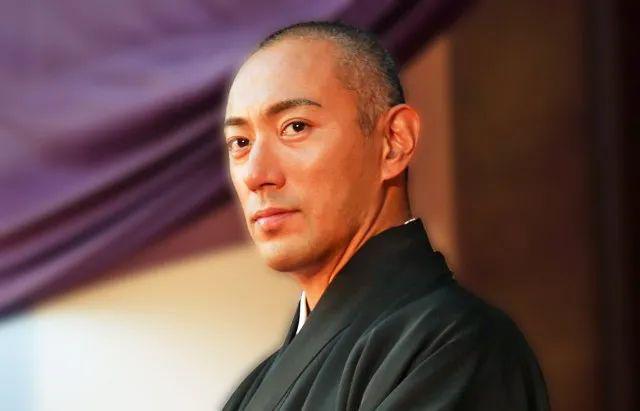 中村芝耫(54岁 当时是三代目 中村橋之助)十代目 坂東三津五郎(已故