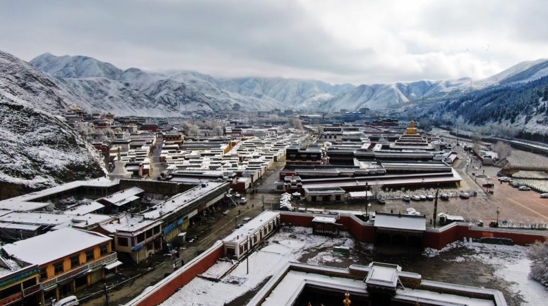 拉卜楞寺雪景图片