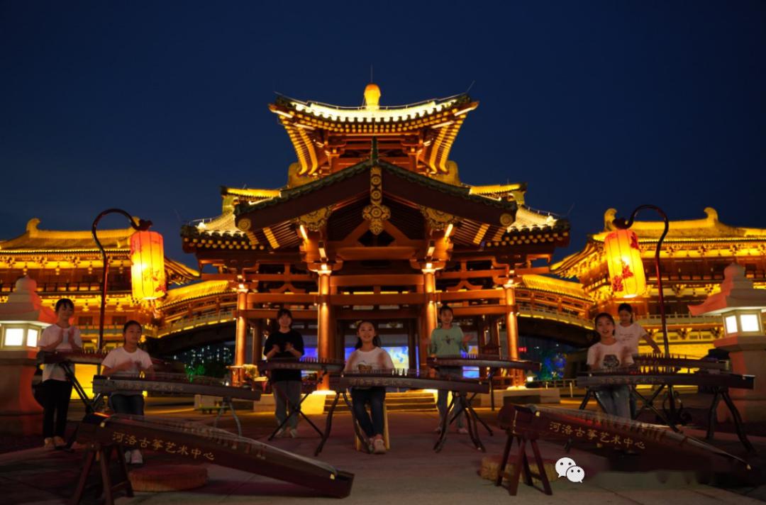 五岁,她们分别演奏了《我和我的祖国》,《礼仪之邦》,《王屋秋月》