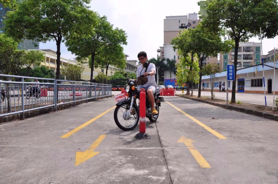 有需要報考e牌的朋友可以隨時聯繫齊東摩托車實訓場報名地址:中山市東