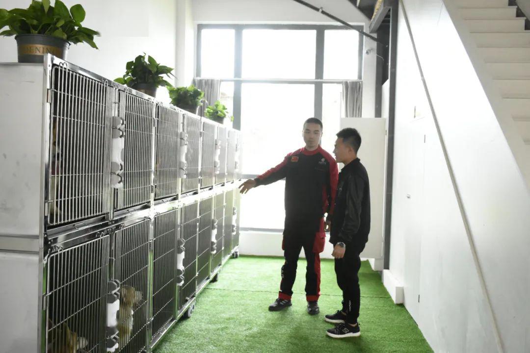 分舍舍长董学浩(狼霸护卫犬训犬师线下实战班第20界学员)精心筹备两个