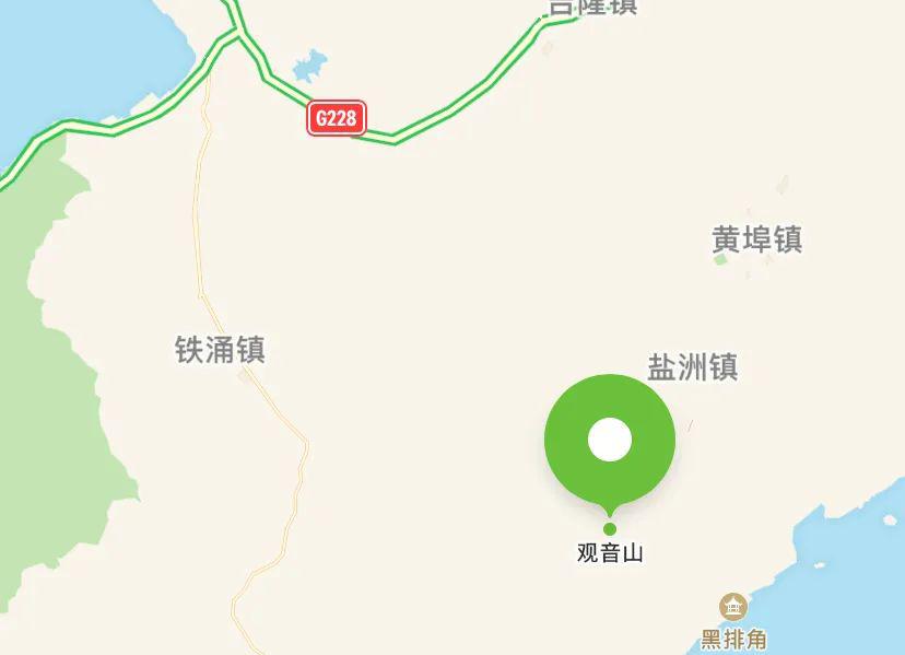 正向面对铁冲,背向盐州,上山看风车的路,主要从铁涌镇新寮村经汤坑村