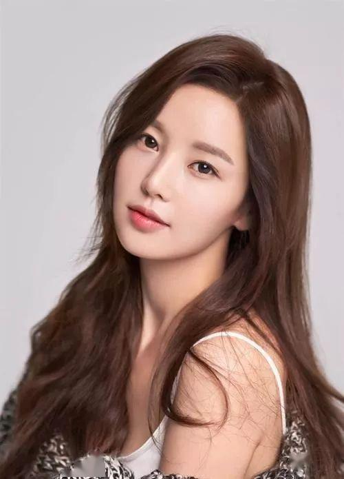 赶走皮肤暗黄,让你成为肤白貌美的女子!