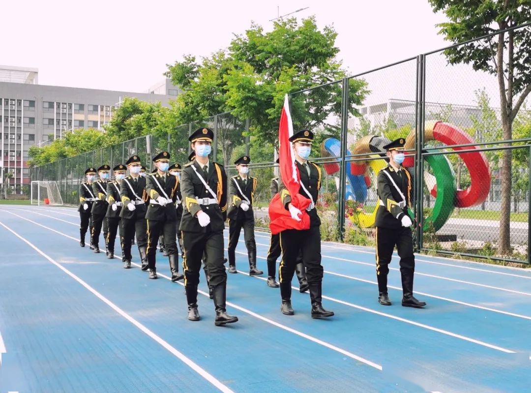 拳拳赤子心殷殷愛國情把災難當教材與祖國共成長一