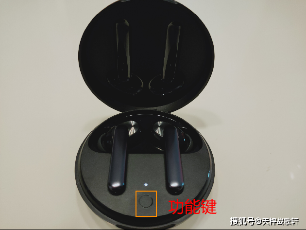 oppoencow31如何连接手机使用