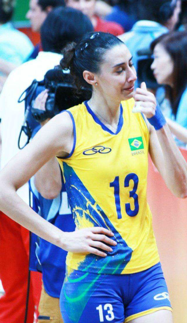 35岁二传达尼林斯我想回巴西女排想参加东京奥运还想再打5年