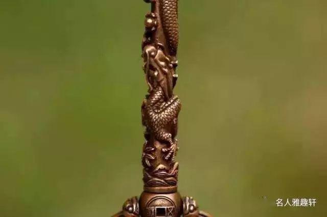 三大殿(太和殿,中和殿,保和殿)的高度都是九丈九尺;故宫内各宫,殿与大