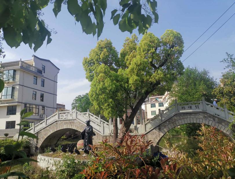 永康太极溪畔有座石头村,石门石屋石板路