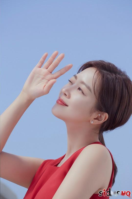 韩国女艺人赵宝儿未公开杂志写真首曝光
