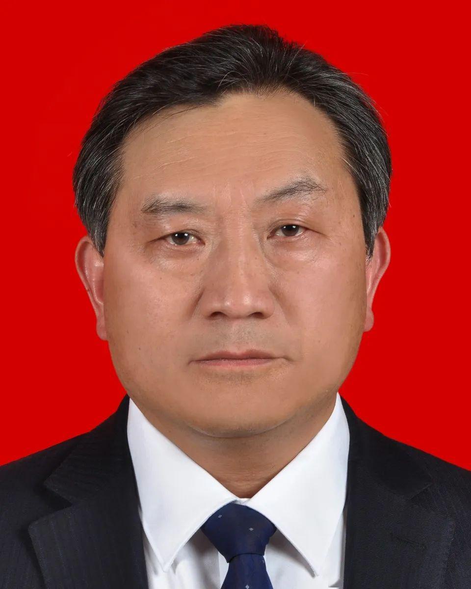 两会连线李文旭当选市人大常委会副主任管劲松当选市中级人民法院院长