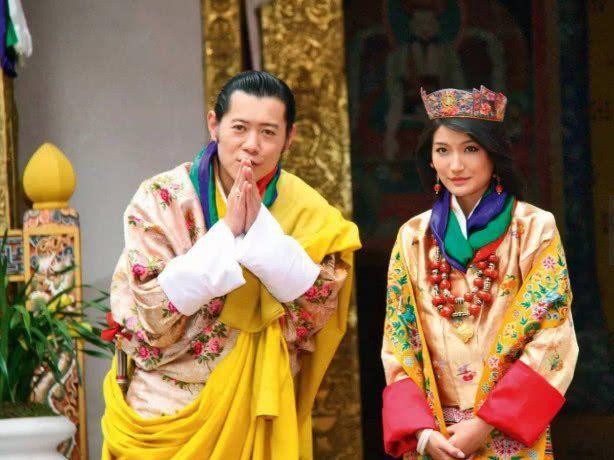 不丹王室美女如云!王母57岁生辰清纯赛少女,90后王后天生明星脸