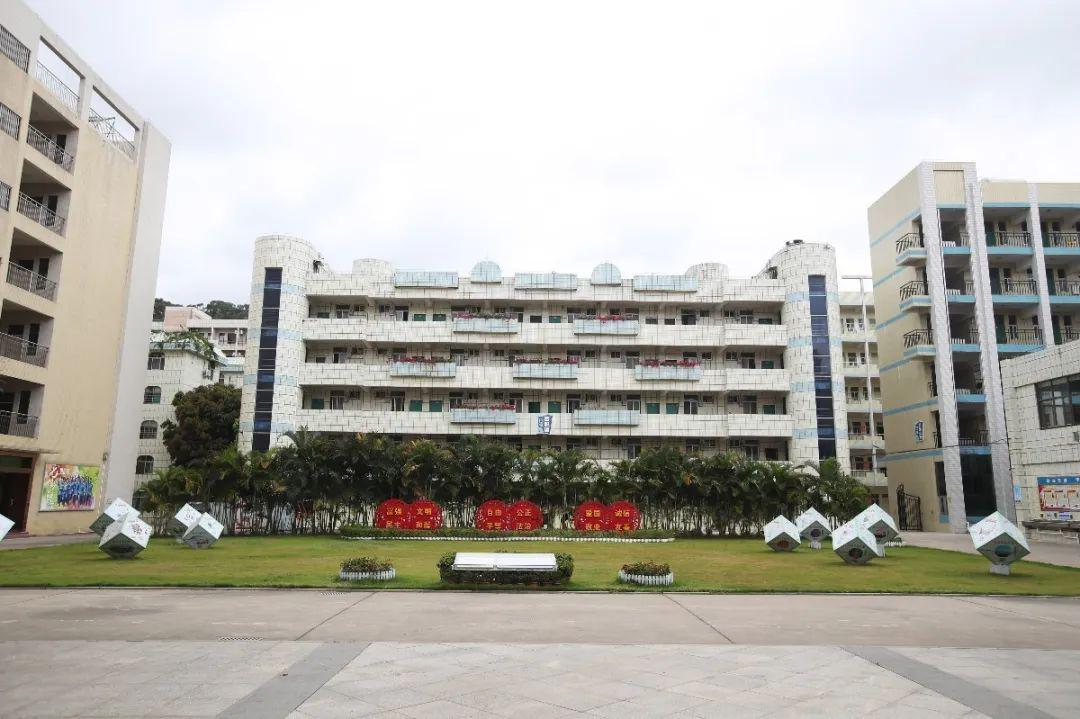 师生情况实时更新管理制度规范严密东莞市机电工程学校科学防疫