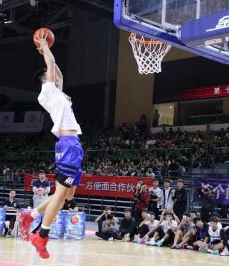 扣篮职业赛场前景:必须做出选择和改变,模板是cba传奇球员朱松玮进入