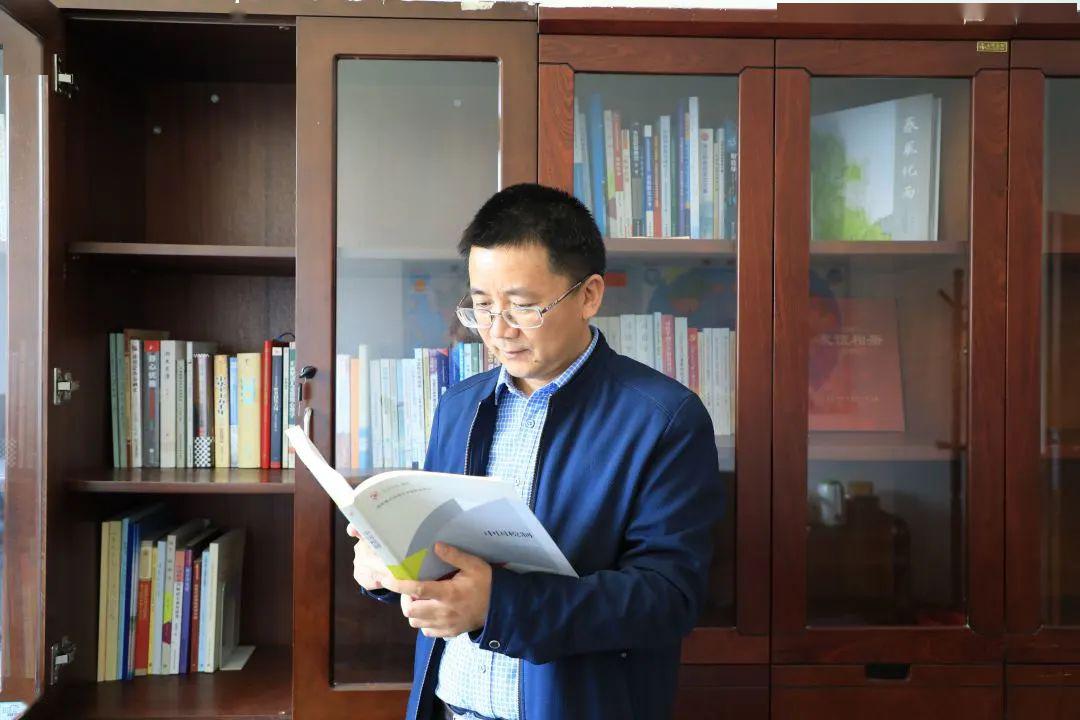 童光辉,经济学博士,副教授,硕士生导师,现任浙江财经大学财政税务