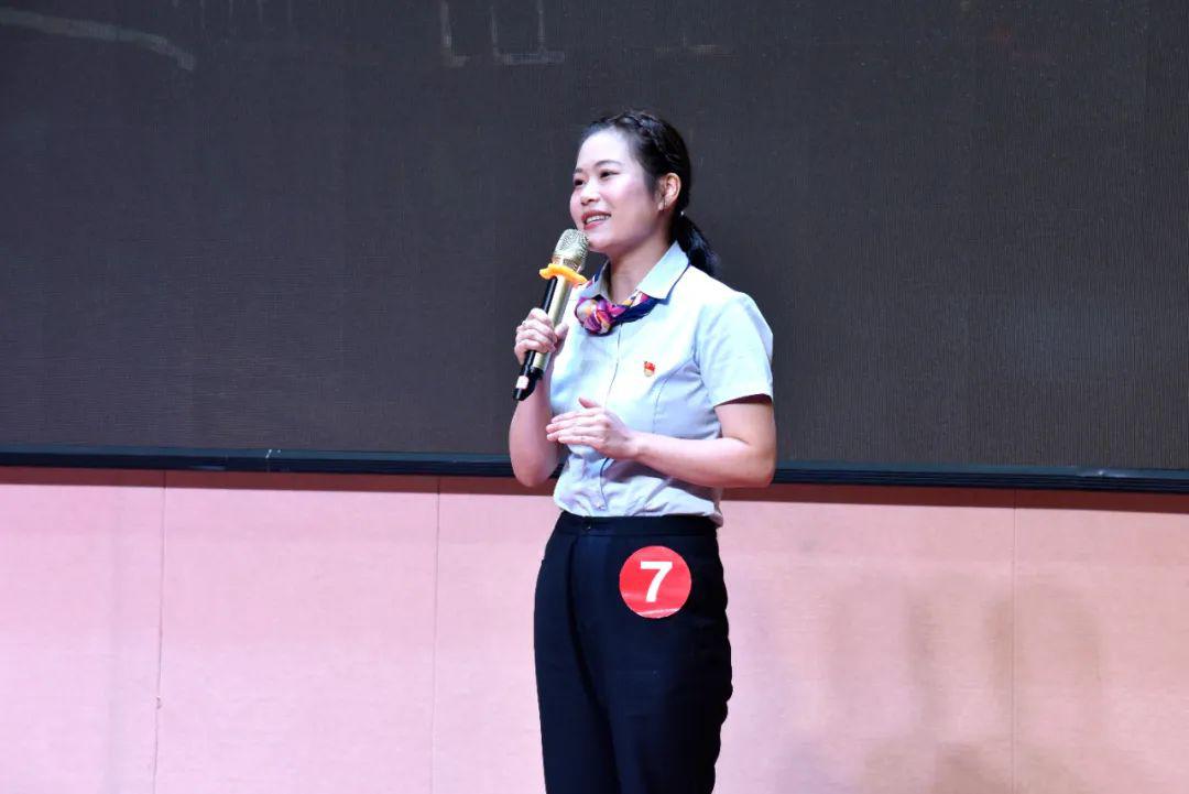温暖如春紫阳第六小学 江 丽遇见生死,无悔付出天佑中学 潘美鸾致敬