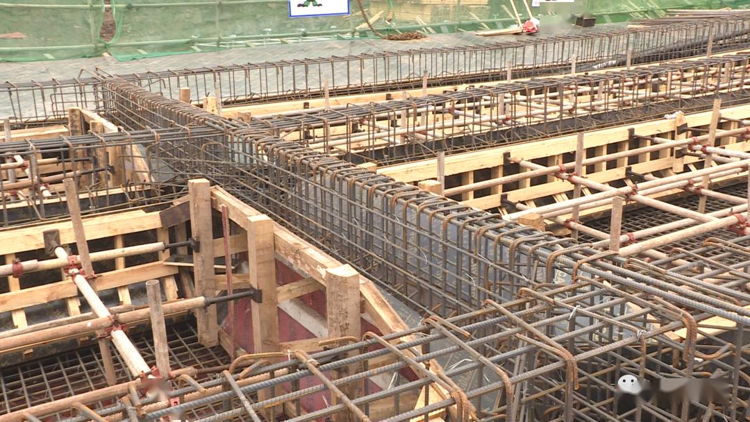 宜彝高速第5标段首段现浇箱梁混凝土顺利浇筑