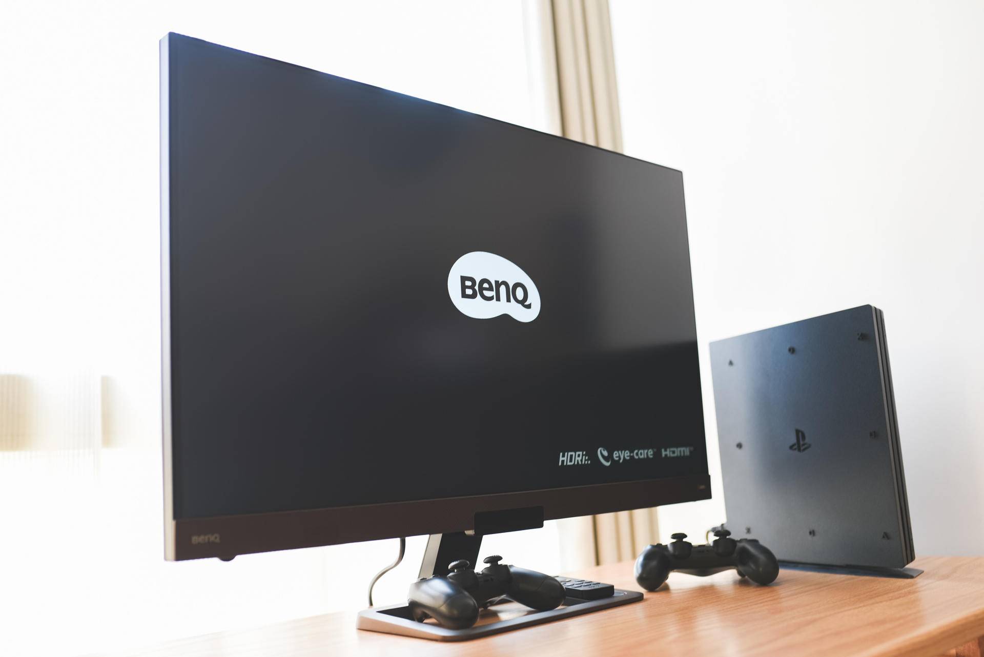 玩得就是态度,ps4终极设备已就位,这次终于武装到牙齿了_显示器