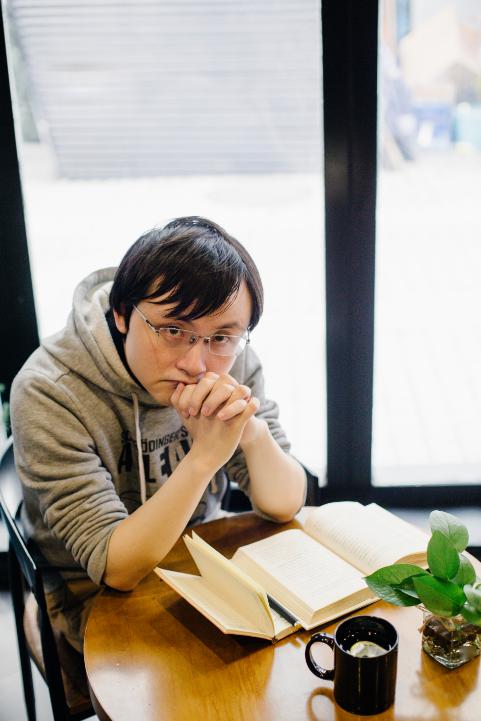 黄亦杨小剧场戏剧十年他才刚出发