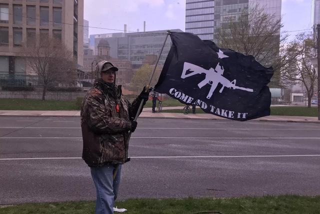 加拿大近7万!多伦多抗议者第3次聚集,反封城!反禁枪!反5g!反杜鲁多!