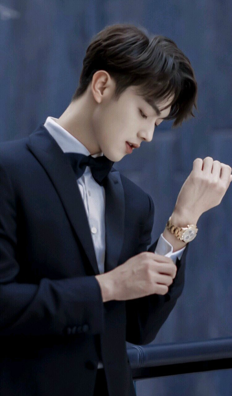 许凯的故事:从模特冠军到演员,靠的是帅气?