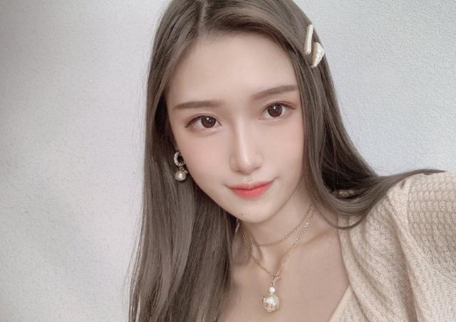 腐团儿晒出素颜照粉丝化身列文虎克多少颗痣都算得明明白白