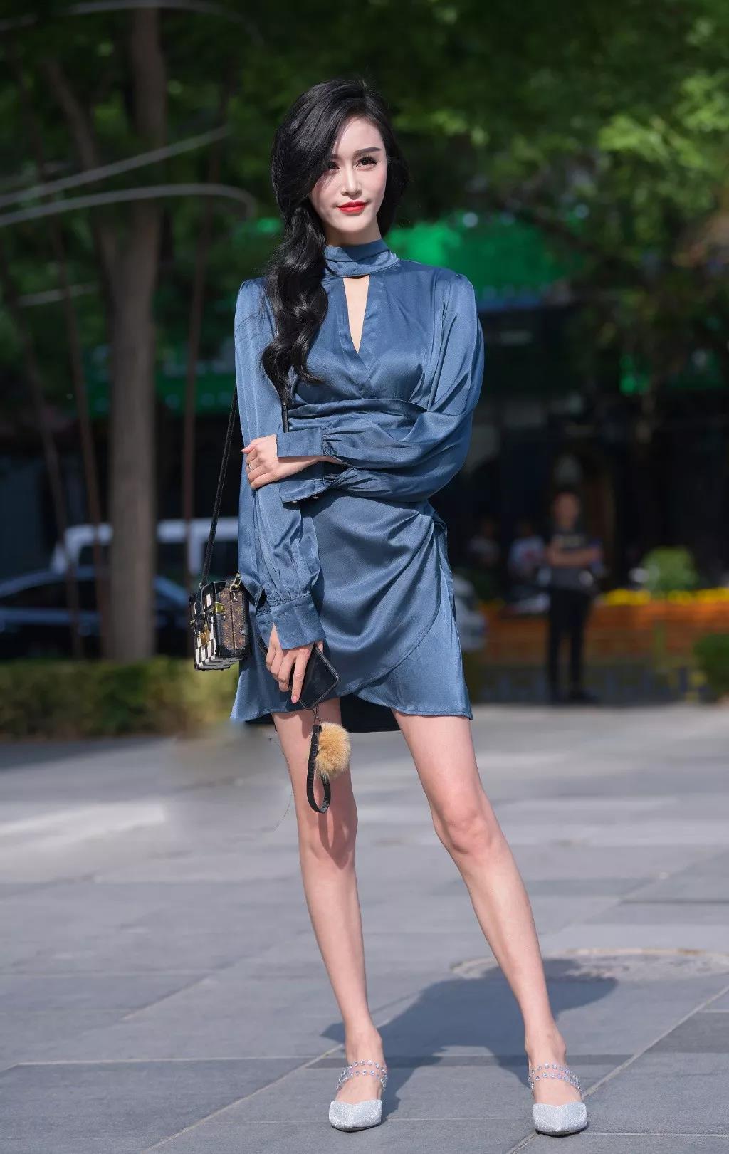 街拍真丝裙也太太太好看了吧