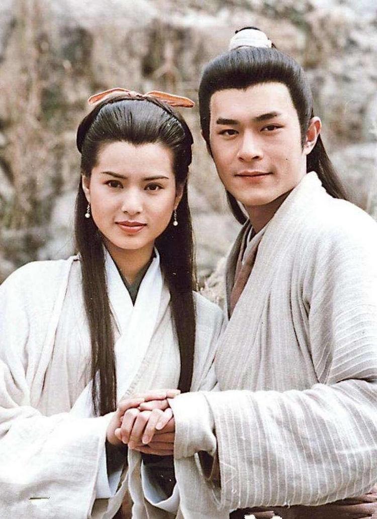 古天乐刘德华是四大天王之一,唱了无数让人欲罢不能的歌曲,更是有痴迷