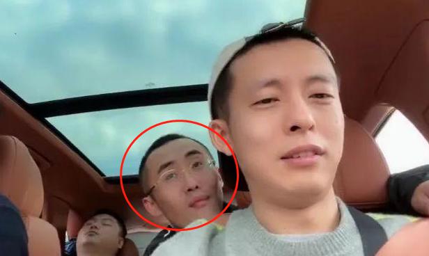 通过照片的对比,任平生确实是至雅集团的于跃.返回搜狐,查看更多