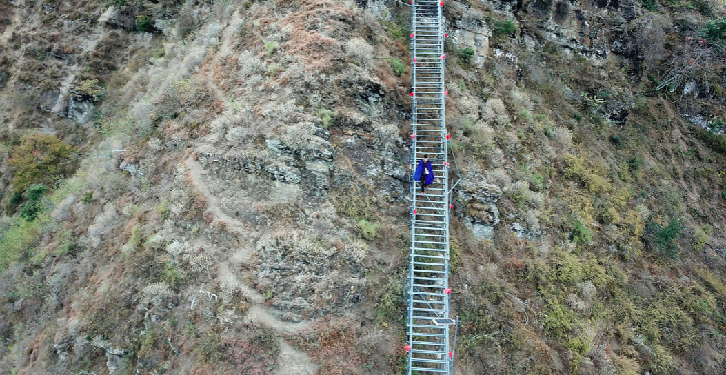 四川"悬崖村"的消失:从易地扶贫到乡村旅游