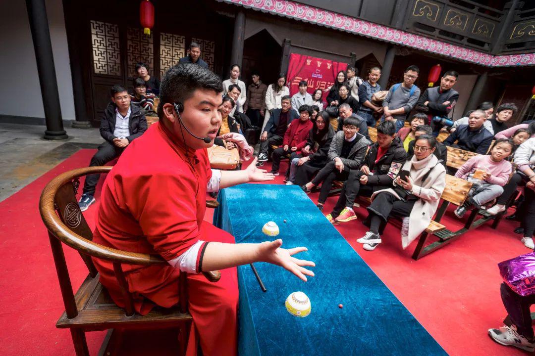 快来这里打卡近距离观看传统戏法的魅力吧