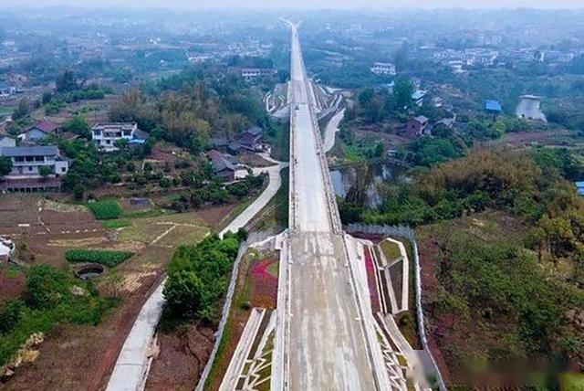 川南城际:内自泸段取得重大进展,预计今年6月开始全线铺轨_铁路