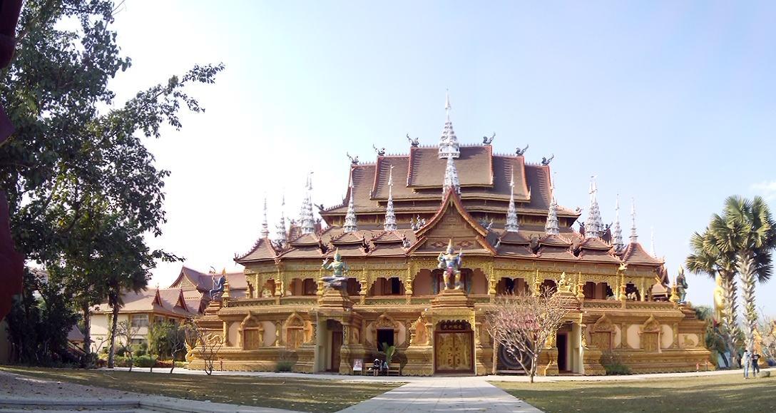 曼聽公園和總佛寺非常近,是感受傣族佛教文化的地方.