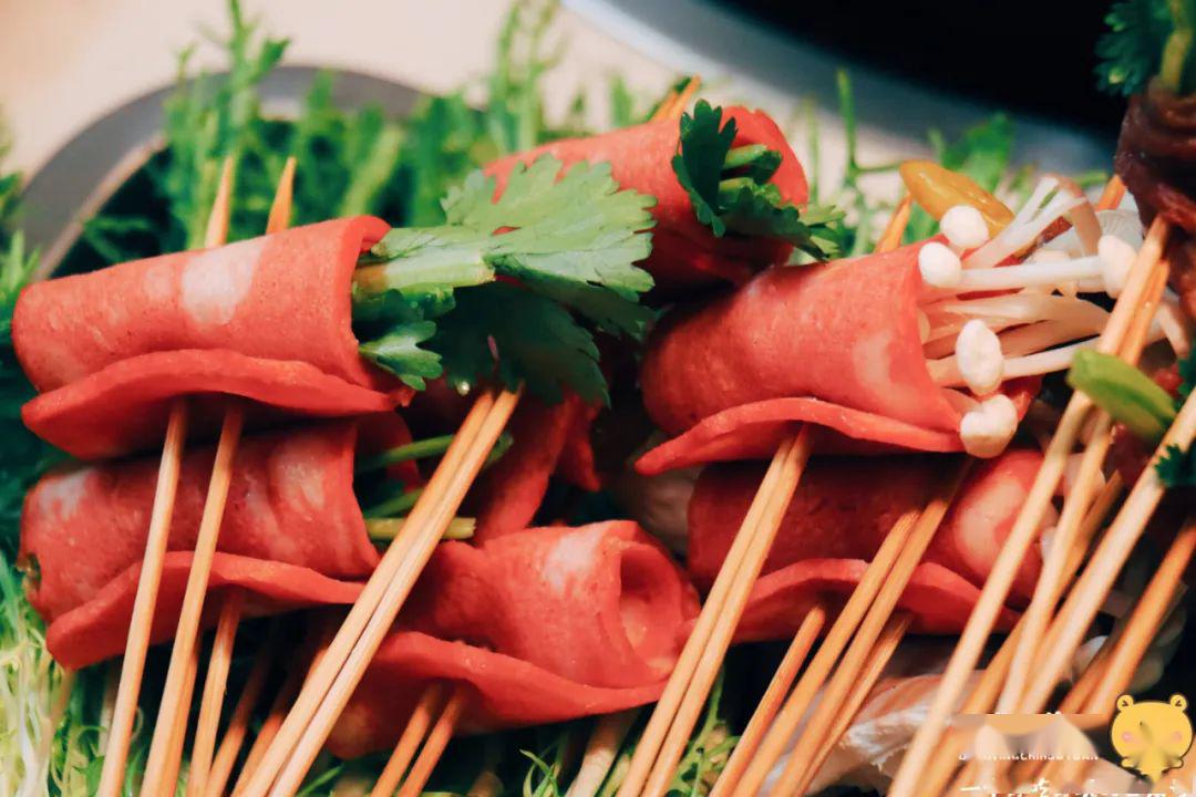 培根并不是本土产物,却被聪明会吃的中国人将中华料理融为一体;卷上