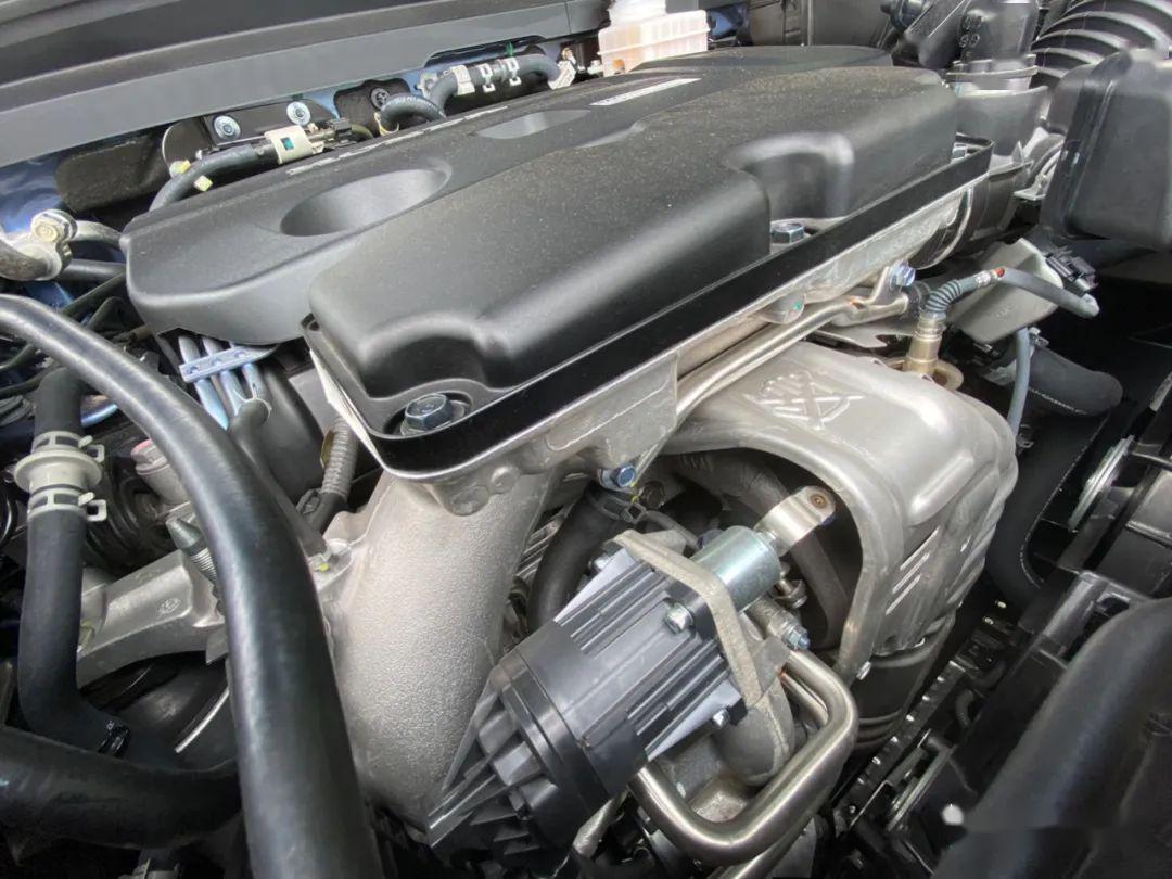 调整气门开度与开启正时,优化进排气气流,提高发动机充气/排气效率