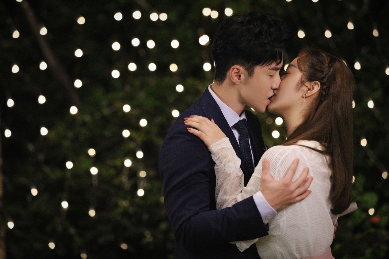 《楼下女友请签收》完美收官 王冠逸浪漫告白演技"撩"人