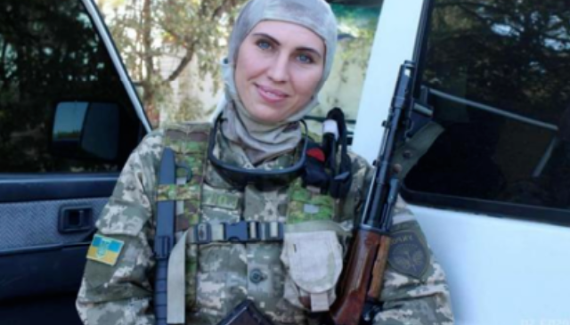 一人一枪独守一栋楼损失7人用直升机才活捉此女狙击手