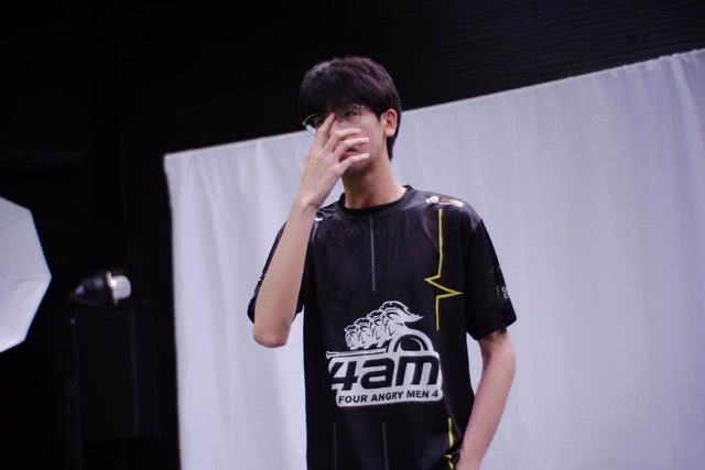 pcs东亚慈善赛即将来袭,4am定妆花絮流出,龙宗泉首登国际大舞台_战队