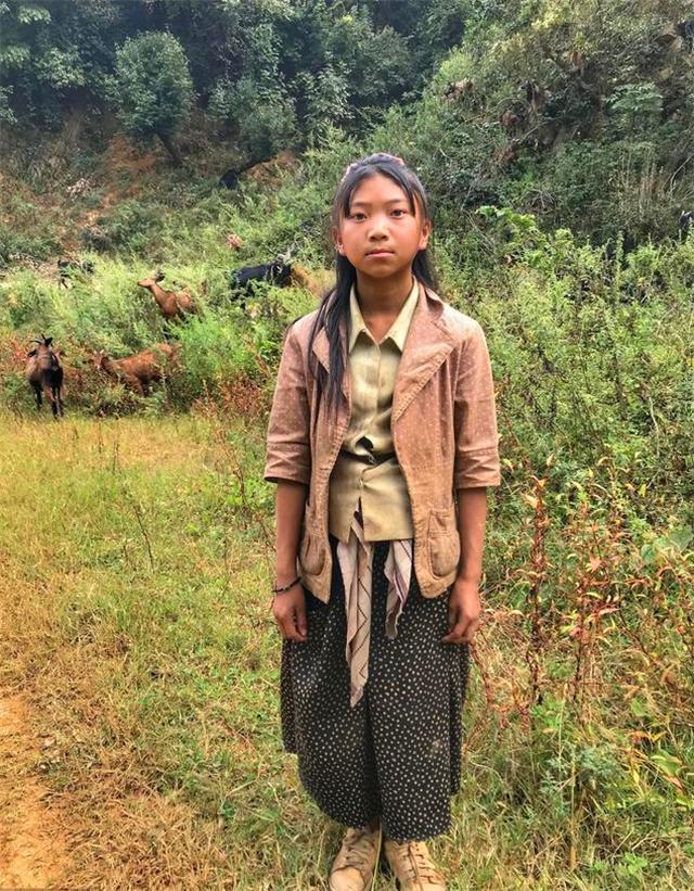 缅甸大山里的女娃图片