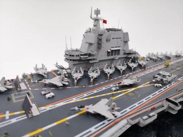 1700中國002型山東號航空母艦模型作品