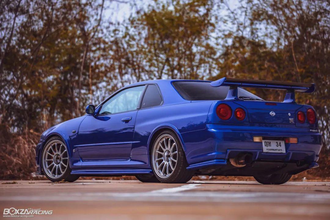 卖掉普通版本的 GT-R 再买两辆特殊版本的 R34，有钱人的生活就是这样枯燥的吗？_搜狐汽车_搜狐网