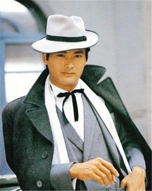 历史上真实的上海枭雄许文强,晚年贫病交加,死前烧掉几十亿欠条